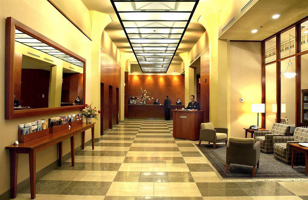 Le Square Phillips Hotel & Suites Монреаль Интерьер фото